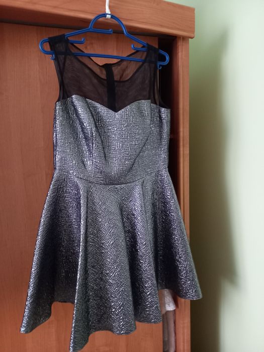 Sukienki różne  roz. 38 i 40 + bolerko gratis