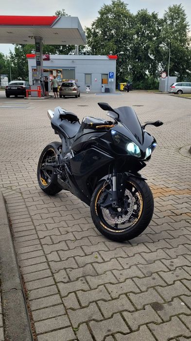 Yamaha  r1  rn19