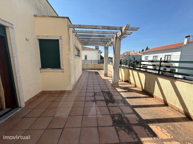 Moradia T3 + 1 a 3 minutos do C. C. Glicínias em Aveiro