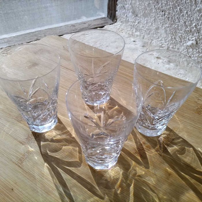 Conjunto de 4 Copos Antigos de Aguardente / Shot em Cristal – Raros