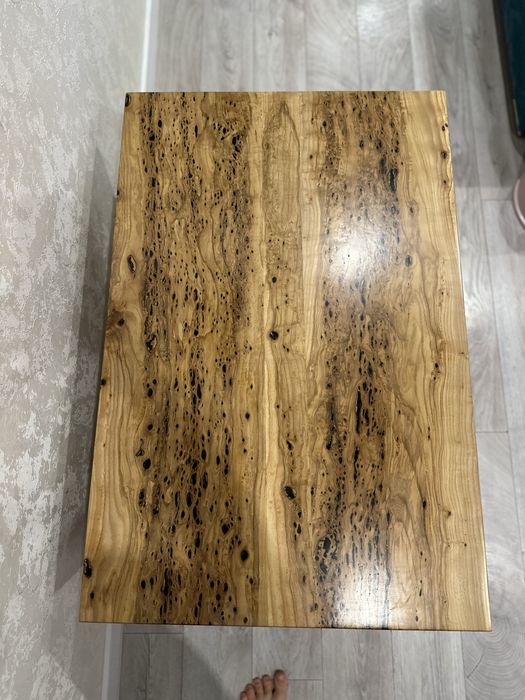 Журнальний столик