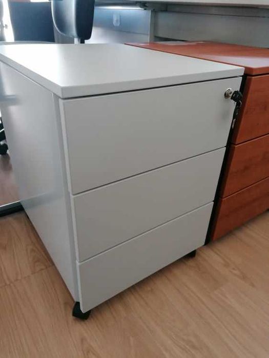 Bloco rodado de 3 gavetas cerejeira "Novo"