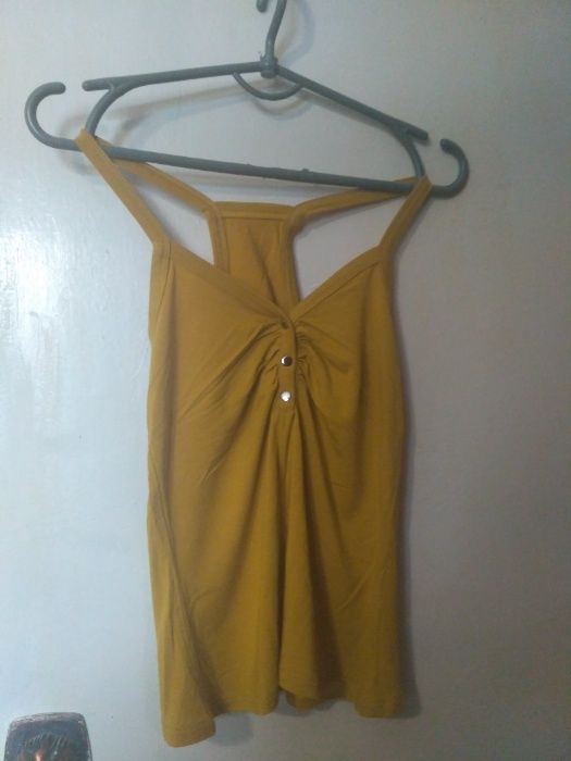 Майка охра желтая натуральный материал маленький размер тянется