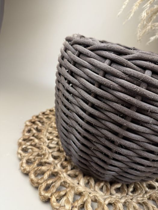 Ротанг.Власне виробництво ротангу.Кашпо.Купити ротанг