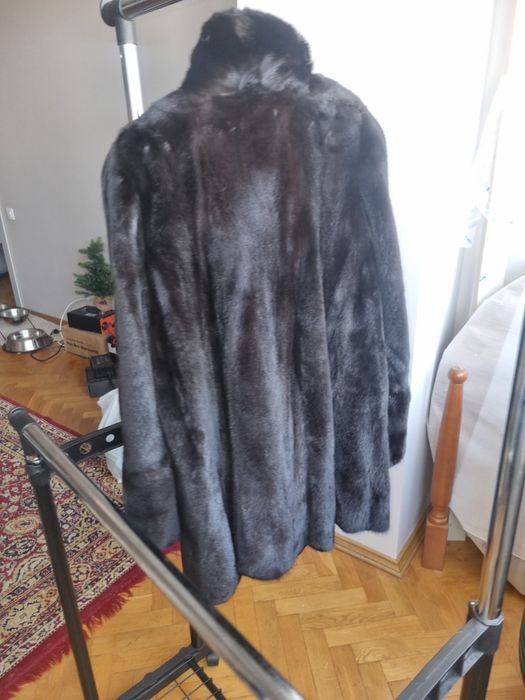 Продам шубу норковую