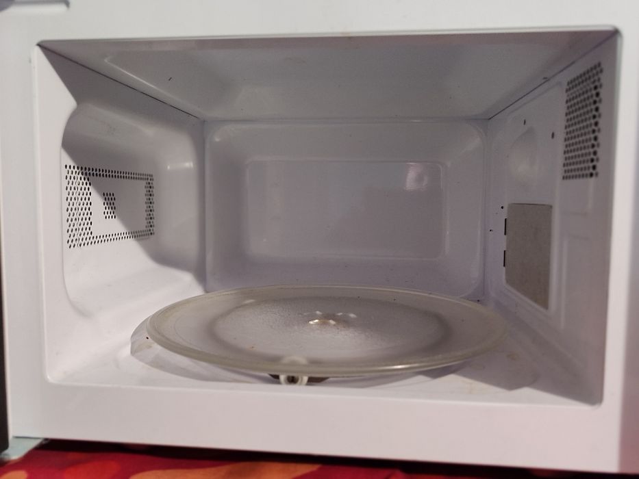 Продам микроволновку бу