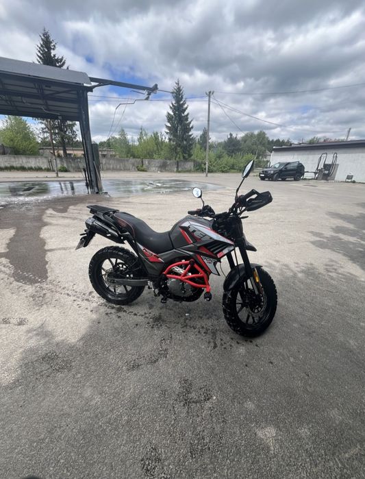 Продаєця текен 300