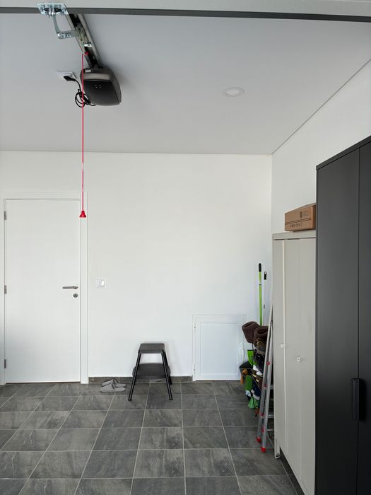 Moradia T3+1 nova, com piscina em Samora Correia