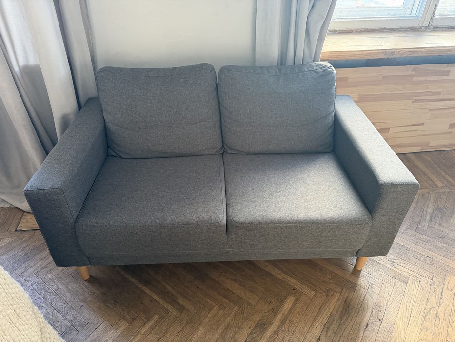 Диван Jysk 2-місний т.сірий