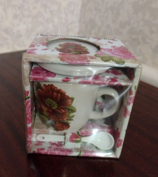 Набори посуду різні.