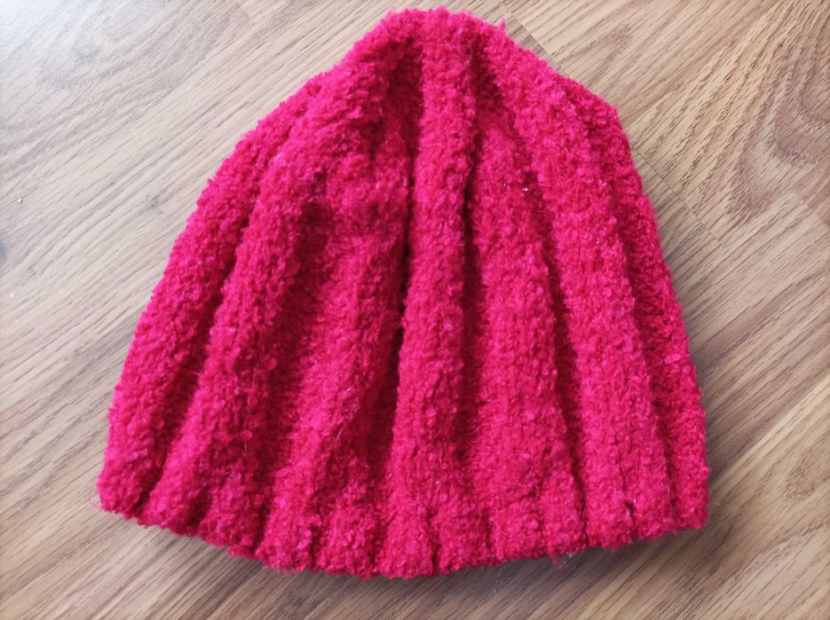 Czapka czerwona zimowa