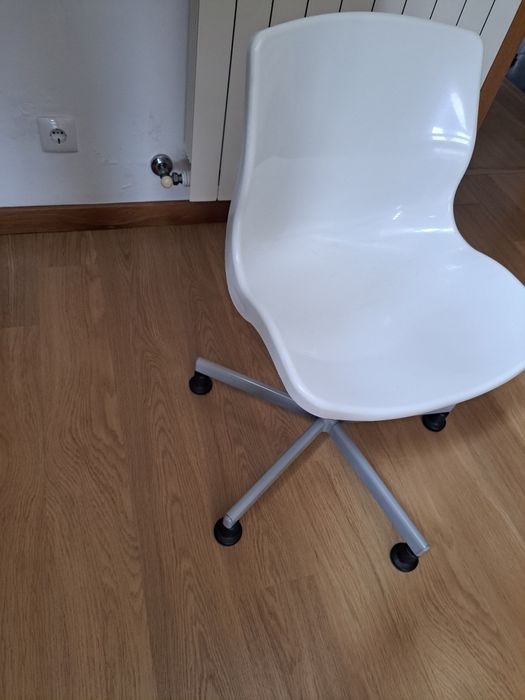 Cadeira de escritório branca