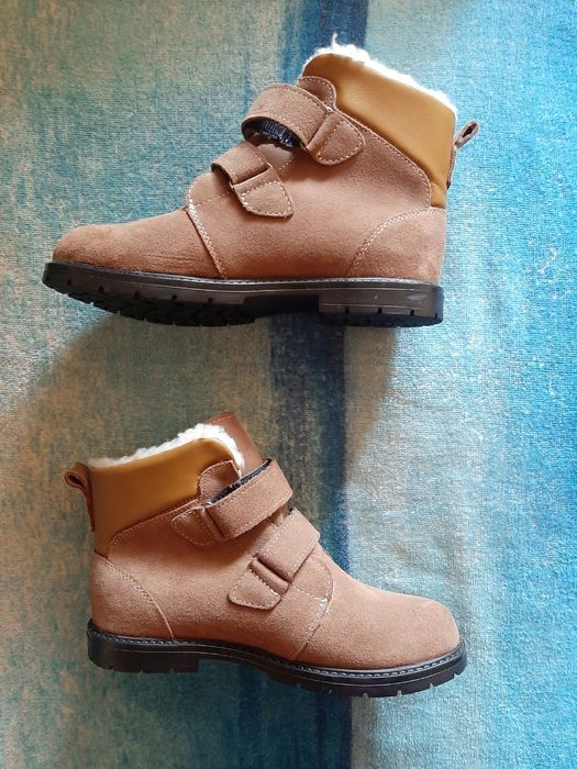 Нові замшеві зимові черевики