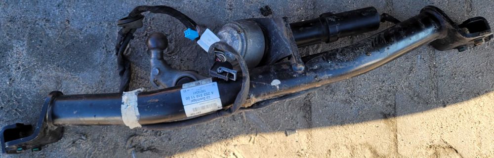 Oryginalny elektryczny hak holowniczy mercedes GLC A253 wysyłam