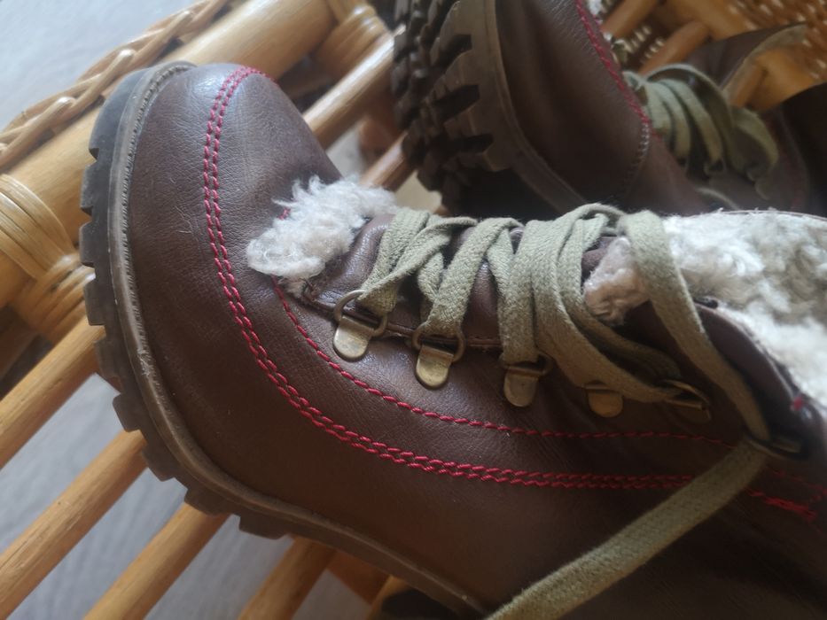 Śliczne brązowe kozaczki w stylu boho