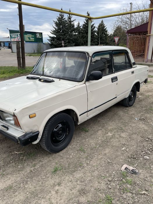 Продам ваз 2105.