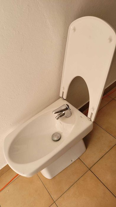 Bidé Roca com tampa e torneira