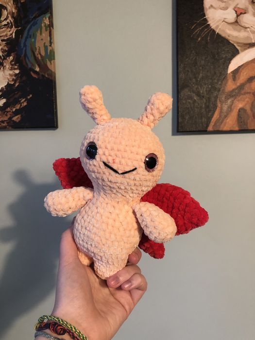 Pluszowy ogrodowy przyjaciel na szydełku - motyl