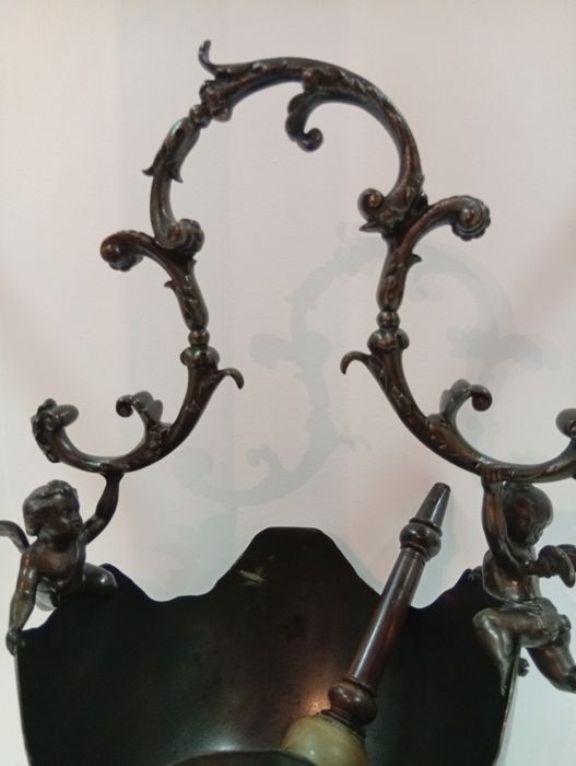 Balde em bronze com aspressorio