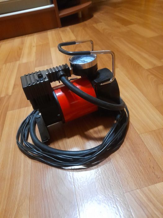 Компрессор подкачки Колес Storm