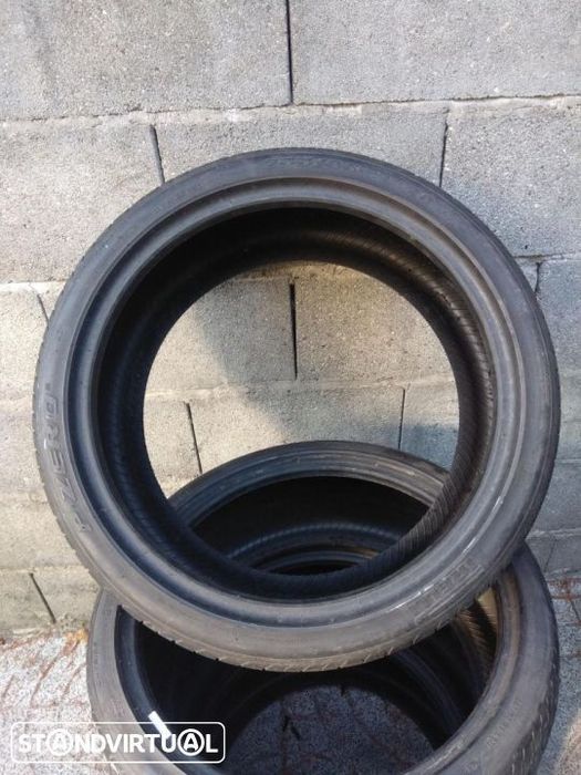Ref 019 // 4 Pneus 255/35/20´ Pirelli Pzero 97y AO c/65% piso
