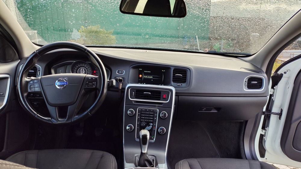 Volvo V60 D4 Momentum Eco