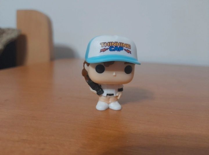 Dustin Stranger Things funko pop kinder joy