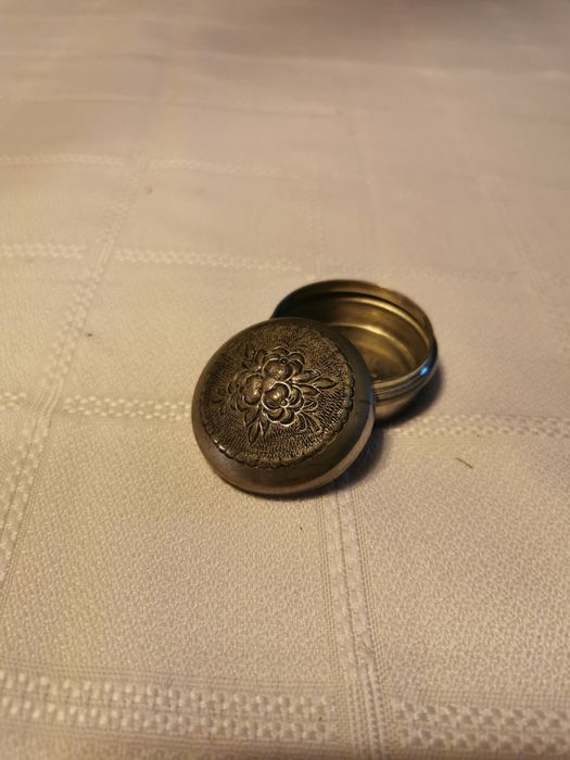 Conjunto de 2 pequenas caixas em metal