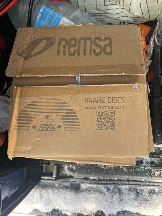 Нові Тормозні Диски  Передні , REMSA Іспанія Вольво  S80 S60 V70 XC70