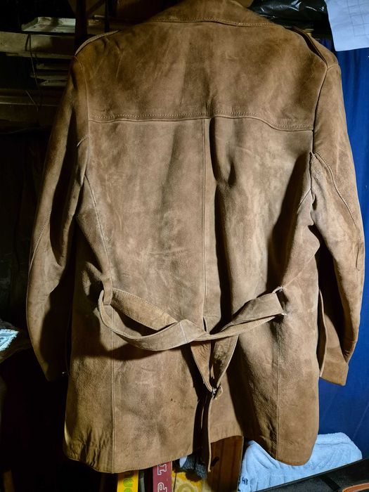 одяг  із замші куртки і  штани  шорти