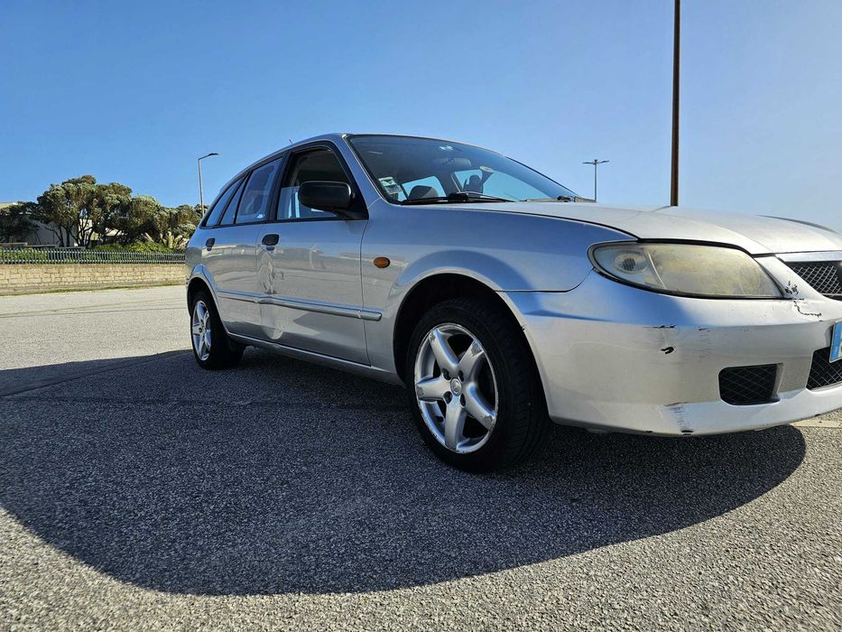 Carro Mazda 323F gasolina