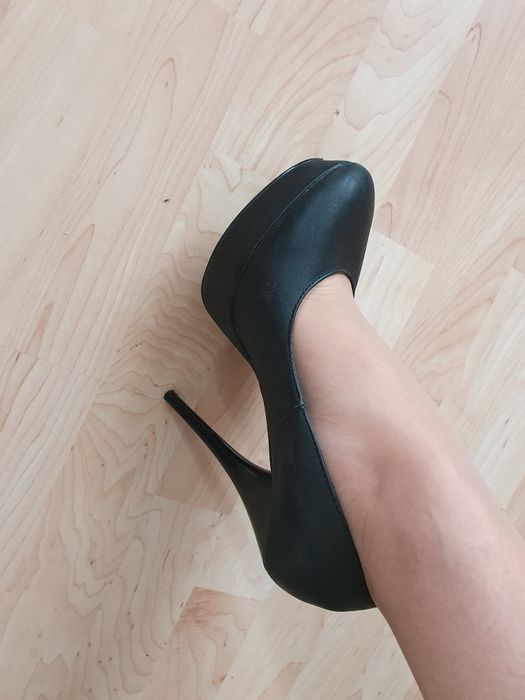 Buty szpilki koturna r40