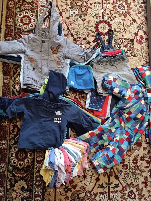 Віддам пакет речей для хлопчика 1-3 роки,футболки для дівчинки