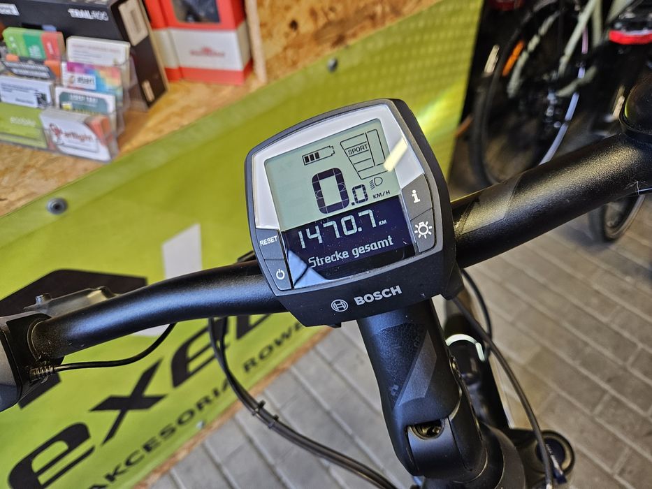 CUBE rower elektryczny ze wspomaganiem BOSCH