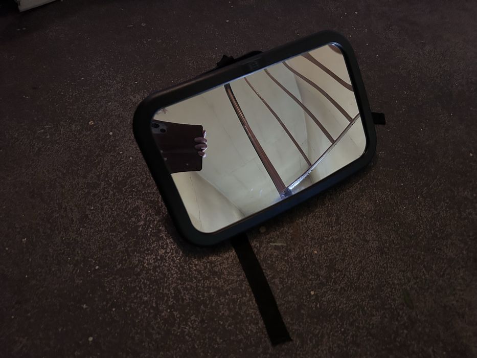 Lustro na zagłówek samochodowy