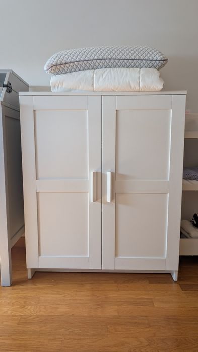 Armário BRIMNES IKEA com portas
