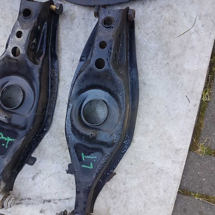 wahacz wahacze tylne mercedes w124 w 124 oryginał jak nowe