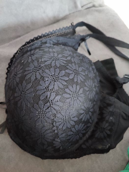 Sprzedam biustonosz 85E