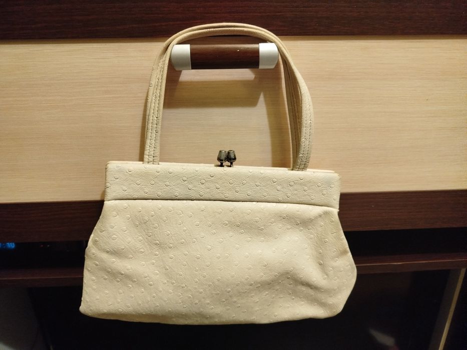 Biała torebka lata 70