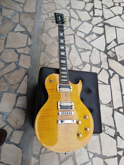 Guitarra Harley Benton SC550 deluxe