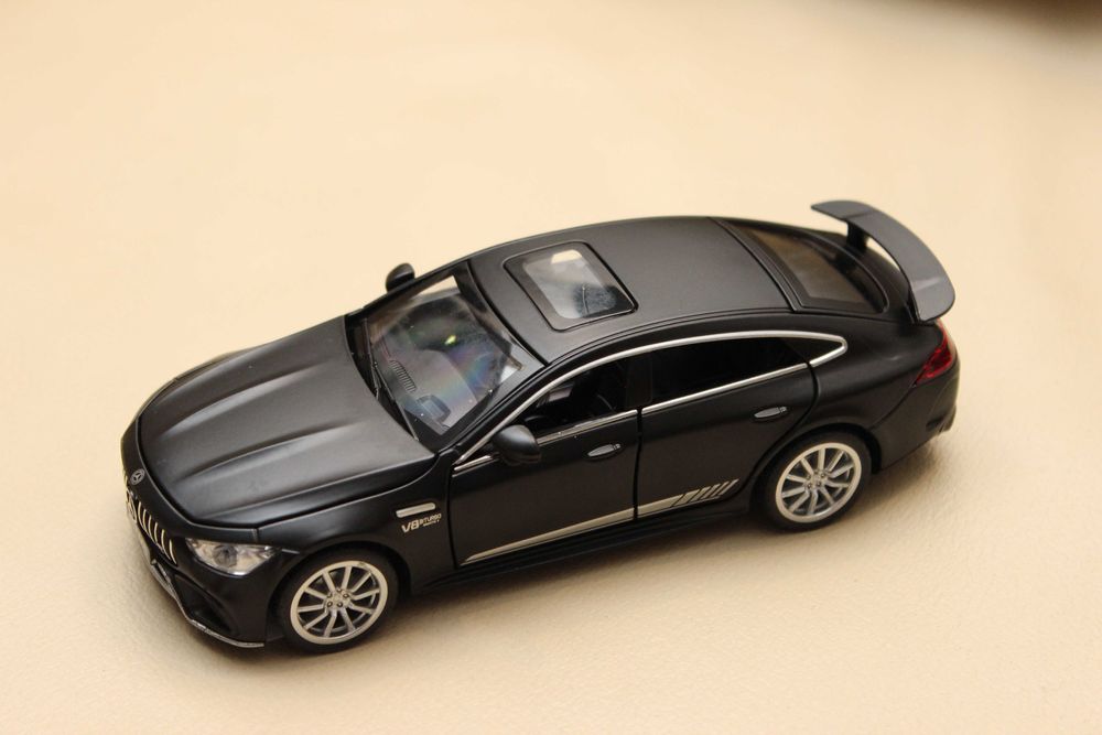 Model samochodu jak Mercedes AMG GT 1:32 światła dźwięk otwierany
