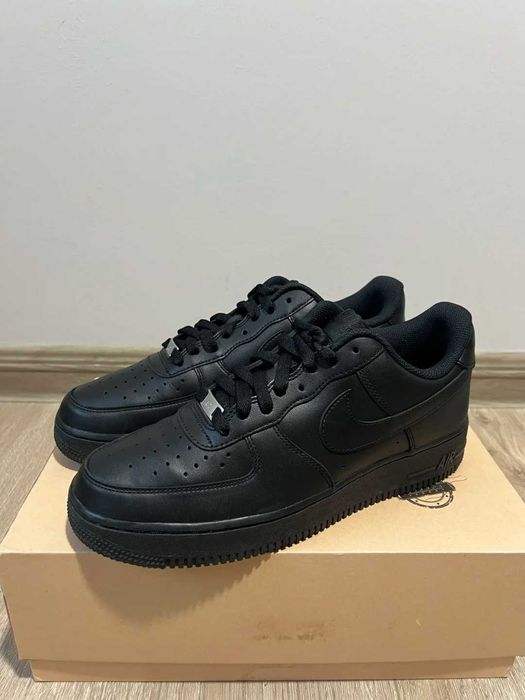 Nike Air Force 1 Low '07 Czarny R.45