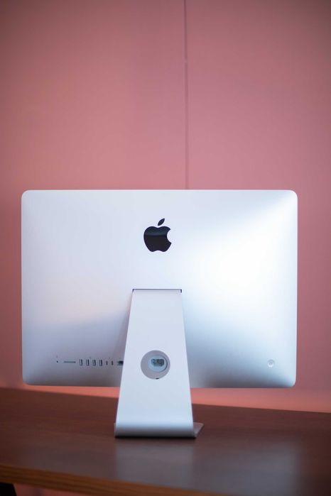 Apple iMac 21.5" Retina 4K - 2019 (i5 3.0/16GB/SSD/Radeon Pro Vega)