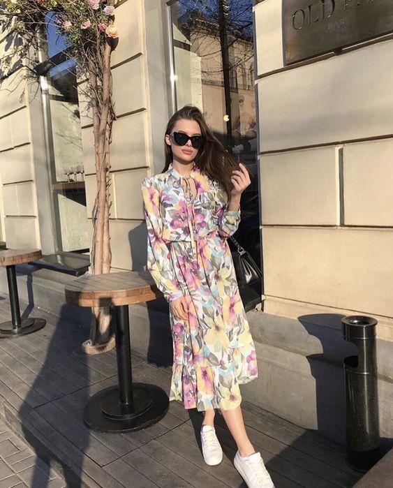 Платье весна лето осень новое яркое, с цветами