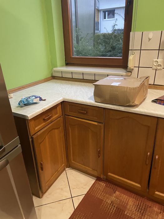 Kuchnia drewniana biurko fotel