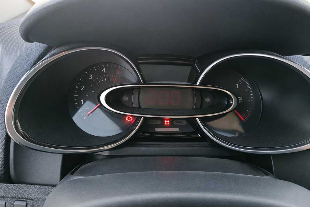 Renault Clio — fotografia 4