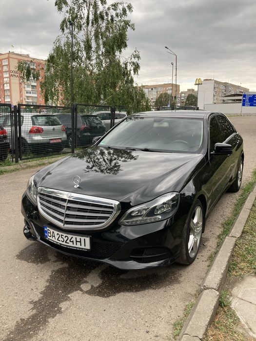 Mercedes-Benz E-Class. E-220 BLUETEC
