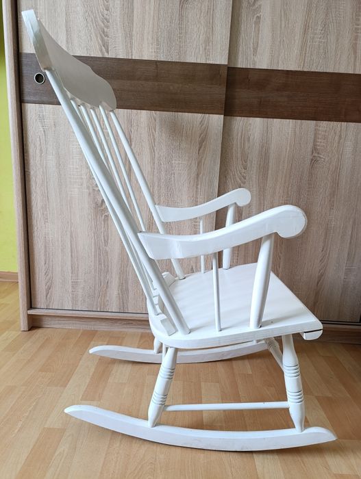 Krzesło bujane białe