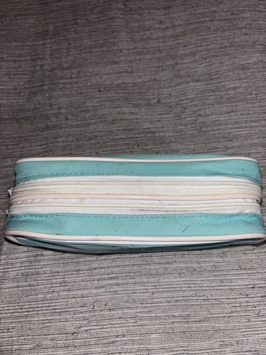 dwukomorowy piórnik