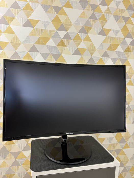 Продам монітор Samsung C27F390FHI